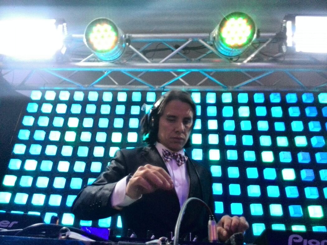 DJ Andres Reyes