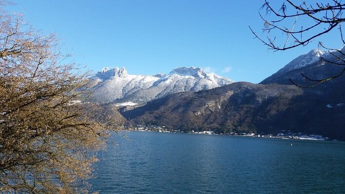 Entre lac et montagnes