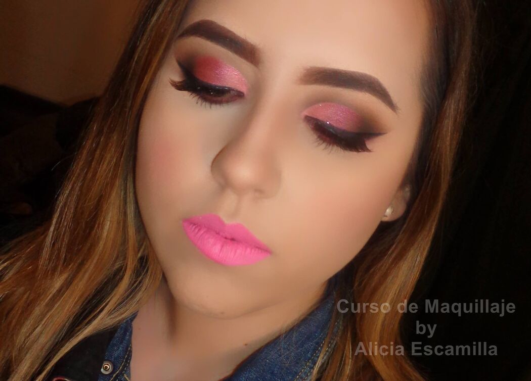 Make Up Studio - by Alicia Escamilla.