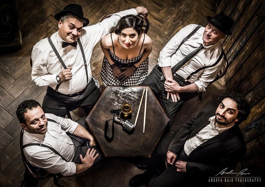 LunaNova Vintage Band