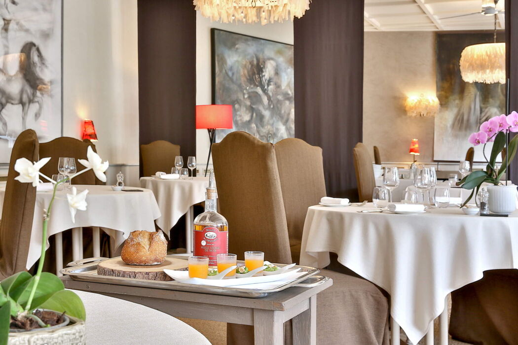 Hôtel Restaurant Charbonnel***