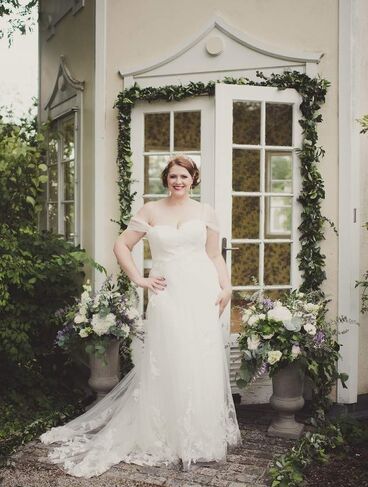 Vollkommen.Braut. - The Curvy Bridal Boutique