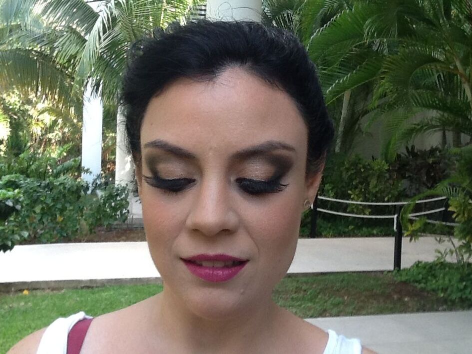 Mayra Apodaca  Professional Makeup & Hair  Artist