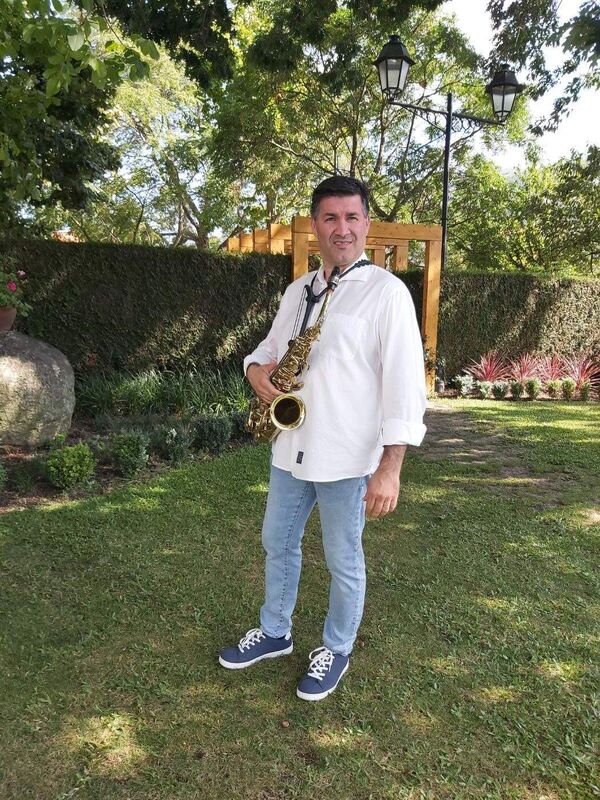 Lisbon Saxophone weddings