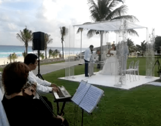 Adagio Cancún Music
