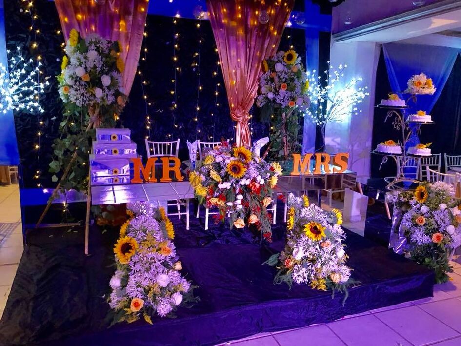 Salón De Eventos & Banquetes Versalles