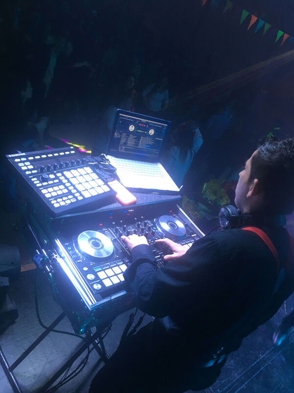 DJ Andrés González