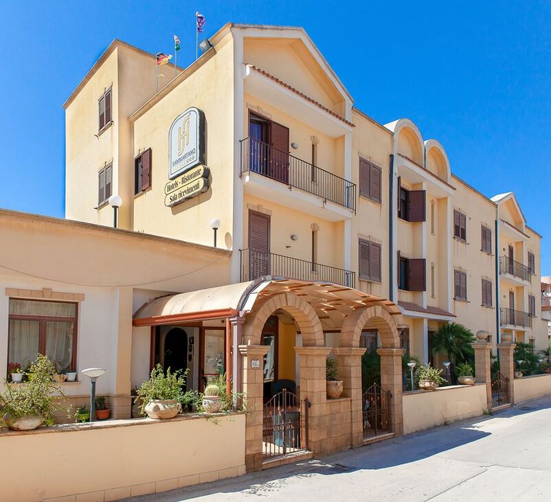 Sammartano Hotels