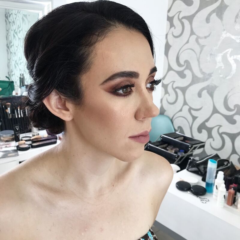 Ana Aizcorbe Makeup