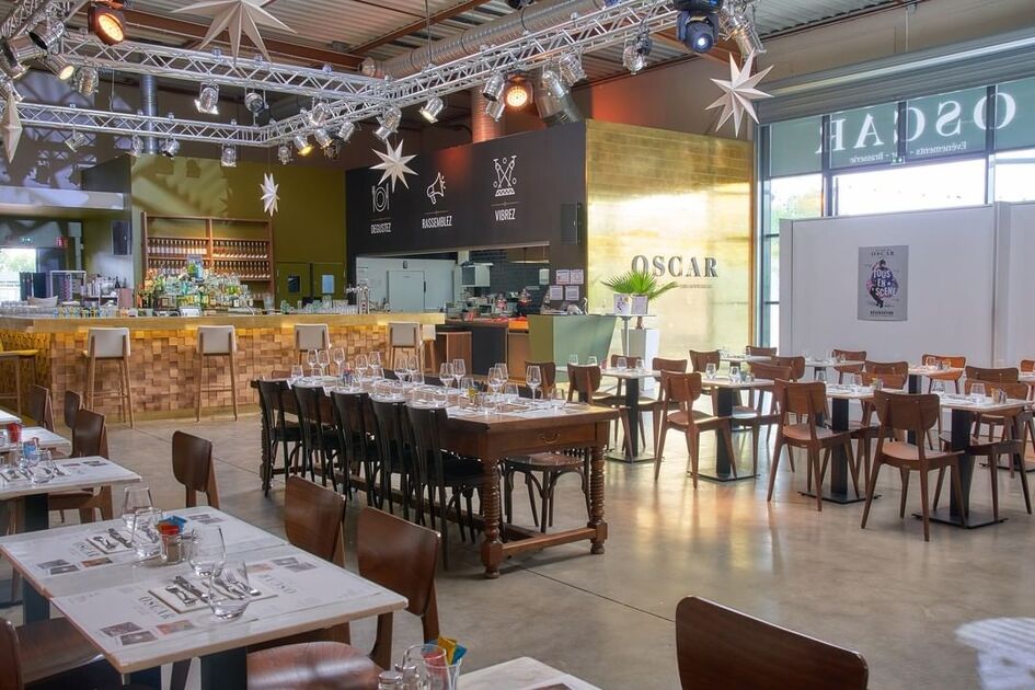 Oscar Lyon - Restaurant & Show