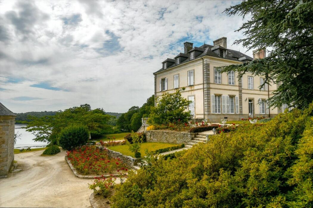 Château de Locguénolé