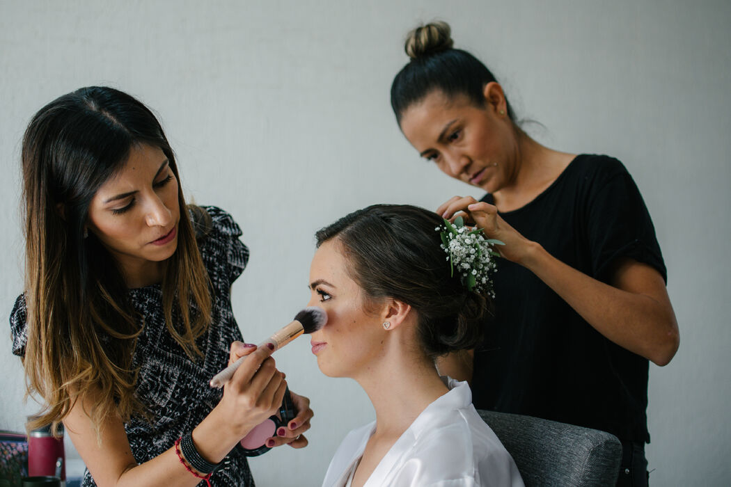 Angie Mendoza Makeup Artist | Maquillaje y Peinado