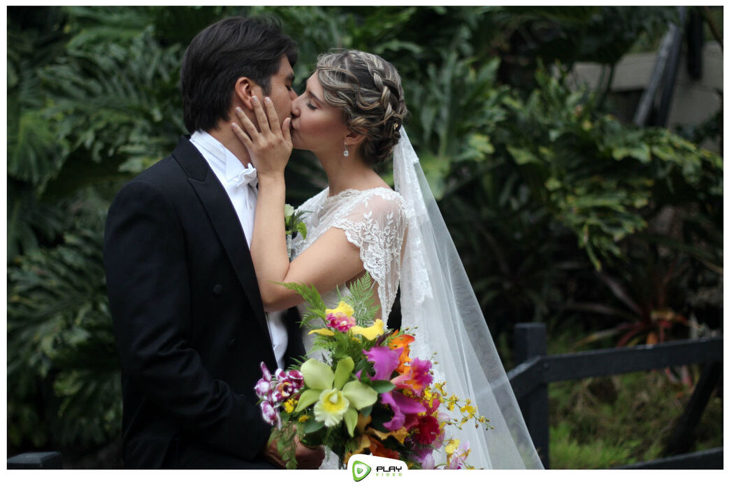 Play Video y Fotografia de Bodas