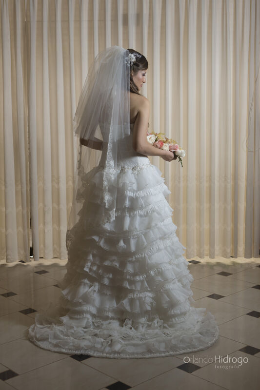 Novias Giovanna Wong