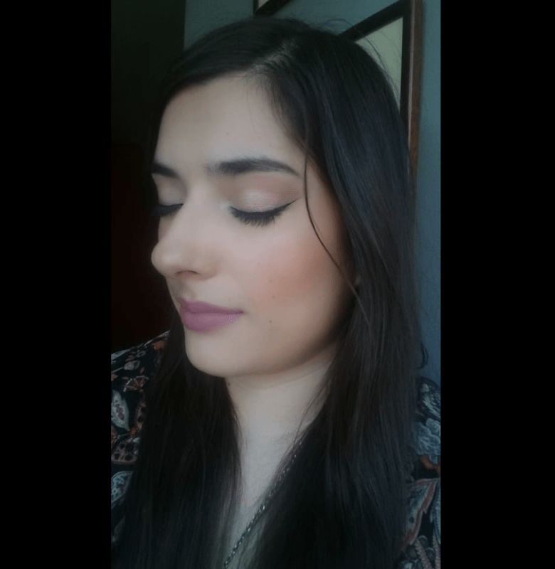 Sara Dieste makeup