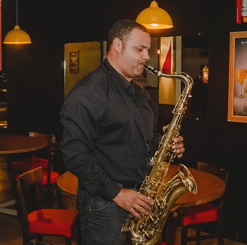 Músico  Saxofonista