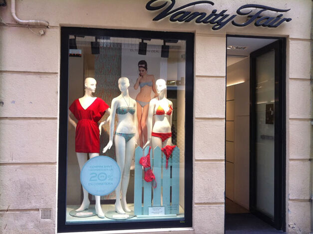 compañero Bienvenido Palpitar Vanity Fair - Barcelona - Opiniones, Fotos y Teléfono