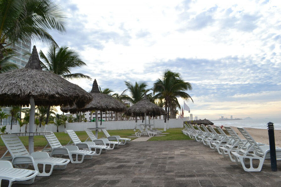 Cerritos Resort
