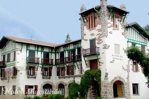 Hotel Ayestarán