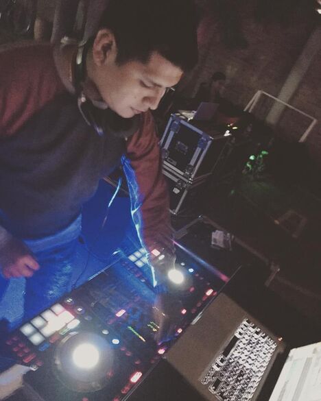 DJ HIT